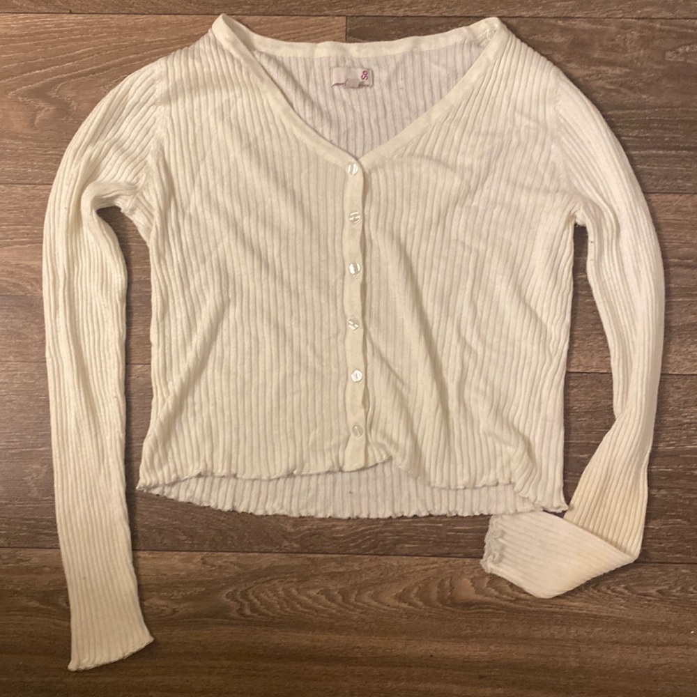 cream long sleeve crop top